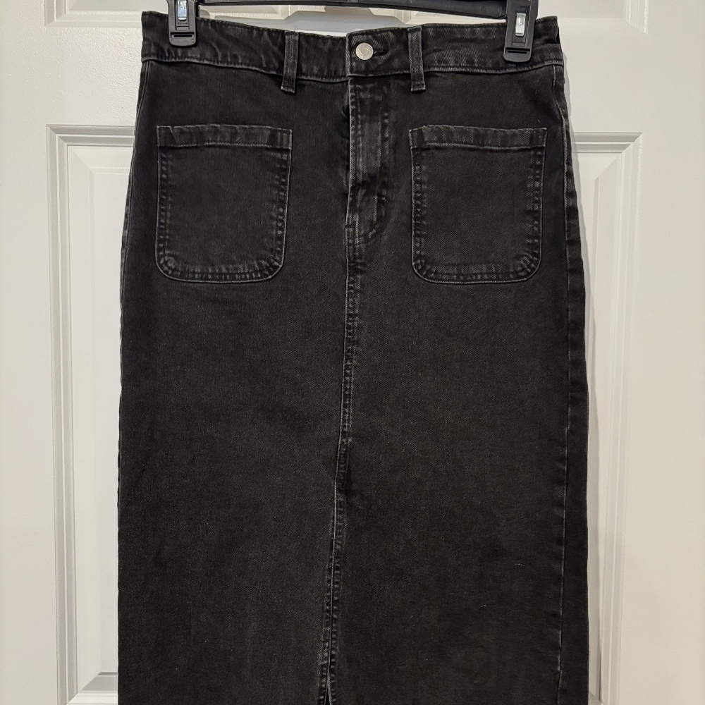 GAP Black Midi Denim Skirt with Front Patch Pockets